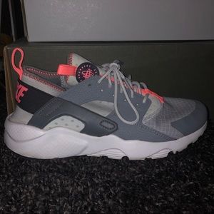 Women’s Nike Air Huaraches Run Ultra